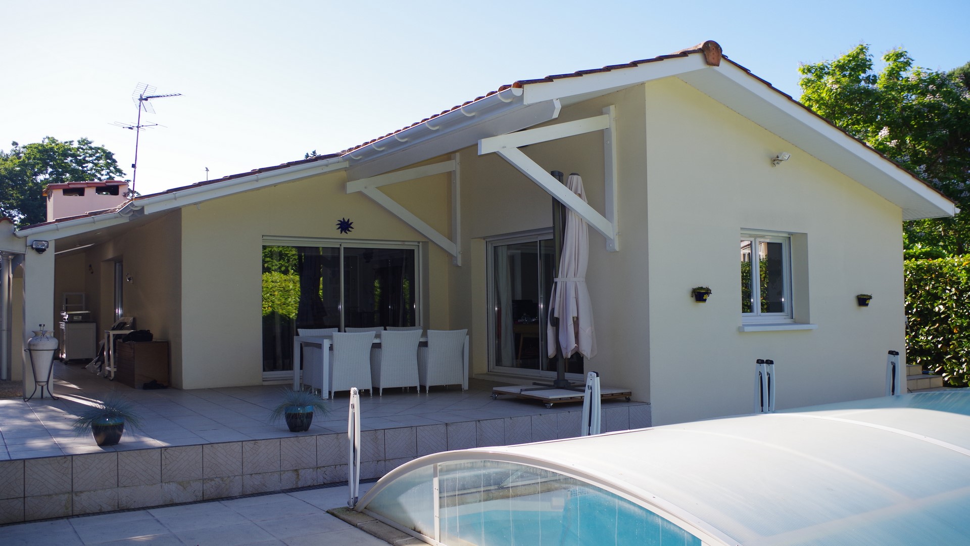 Maison 130m², 4 chambres sur 795m² avec piscine GRADIGNAN